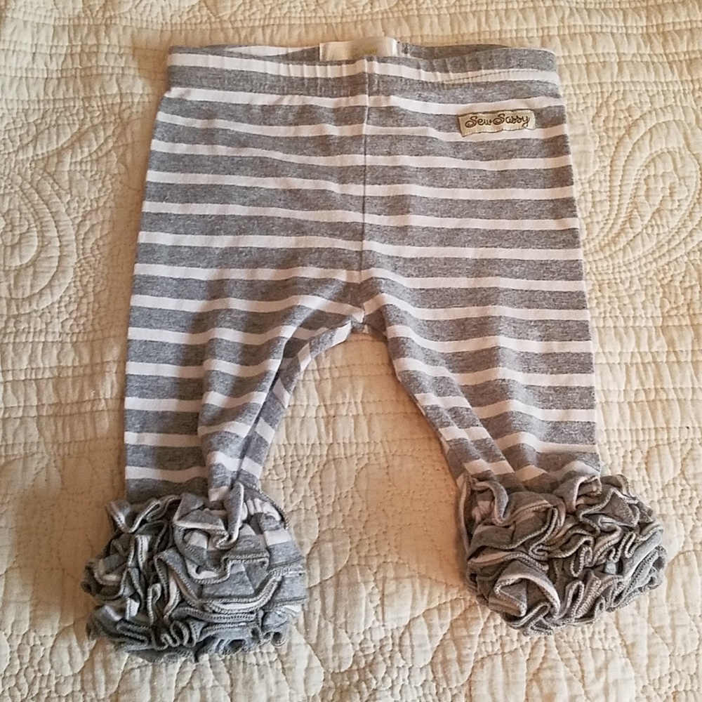 Ruffle capris